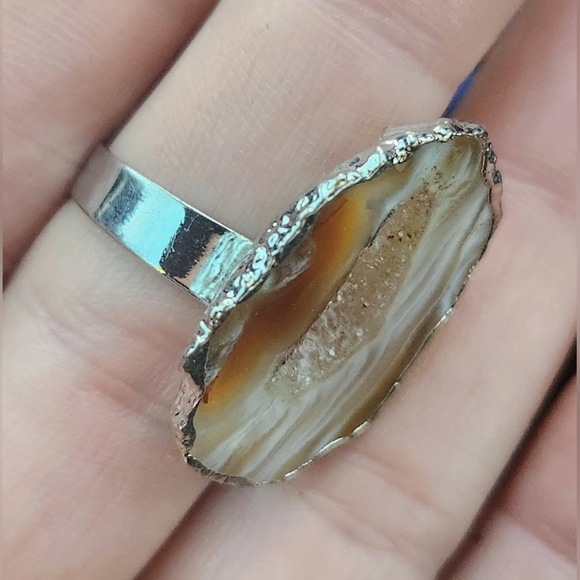 Druzy Agate Geode Ring. Adjustable Crystal Jewlery - Picture 3 of 6